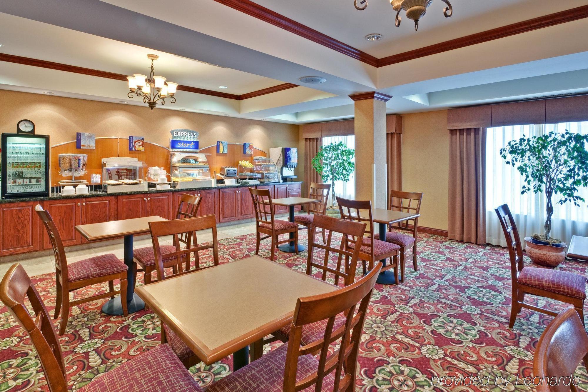 Holiday Inn Express & Suites Sparta Ресторан фото