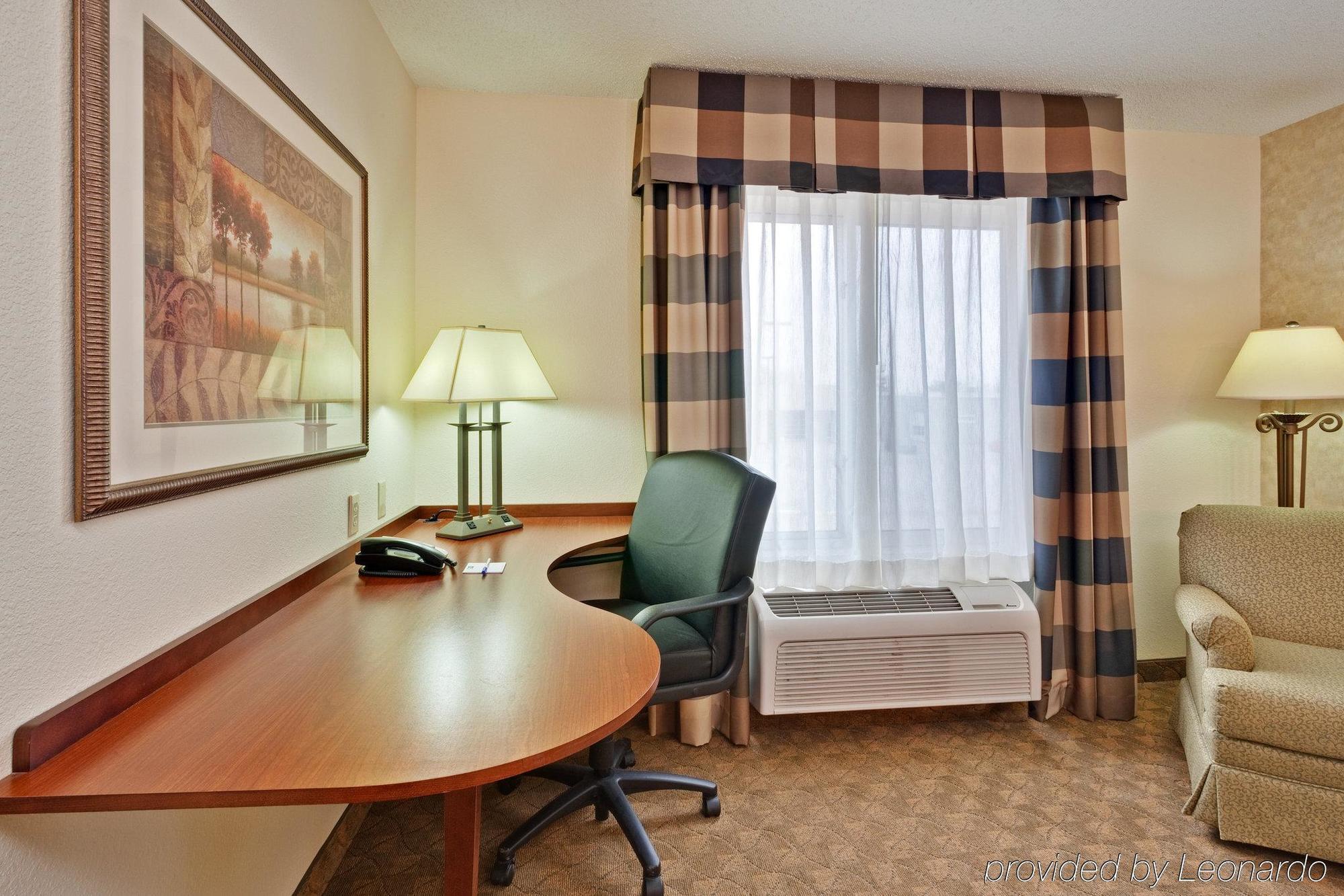 Holiday Inn Express & Suites Sparta Номер фото