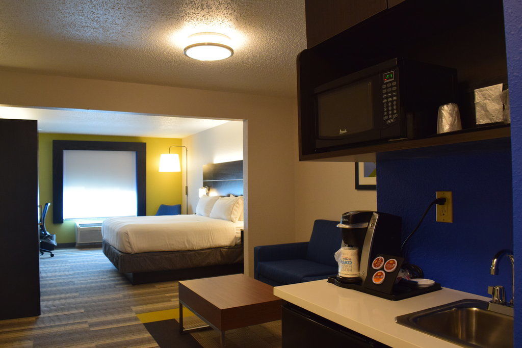 Holiday Inn Express & Suites Sparta Экстерьер фото